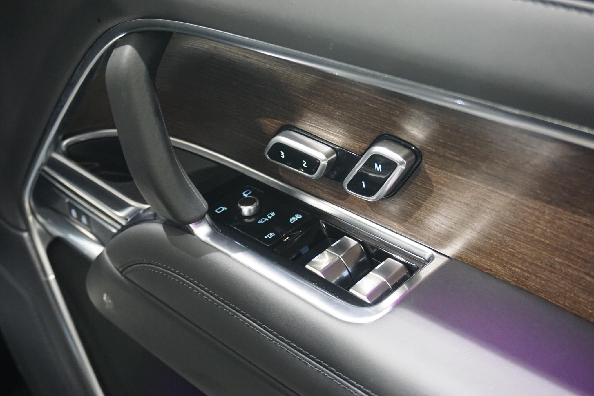 Land Rover Range Rover 3.0 D300 MHEV Autobiography SUV 5dr Diesel Auto 4WD Euro 6 (s/s) (300 ps)